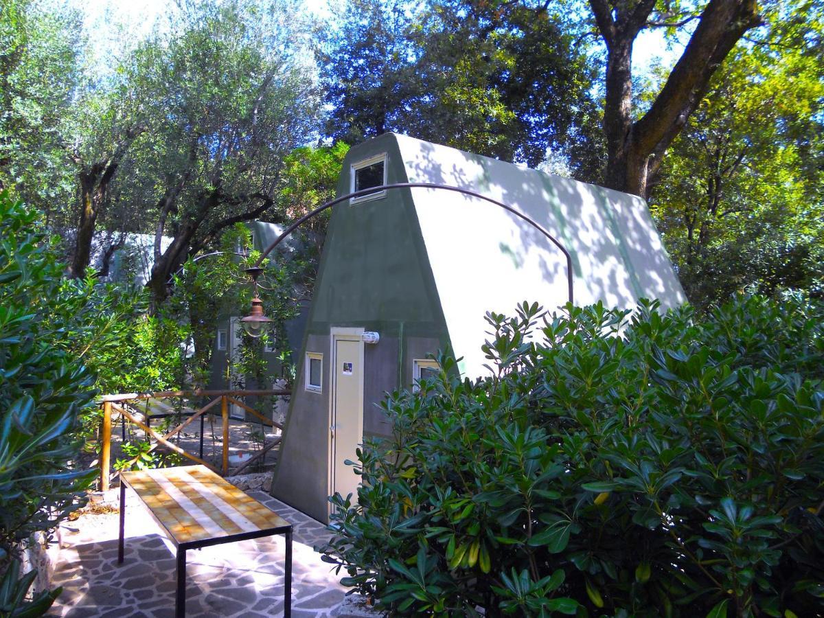 La Francesca Sud Un Villaggio"Glamping" Scario Ruang foto