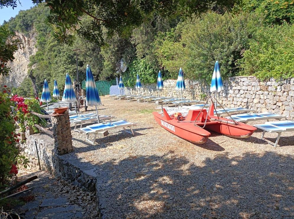La Francesca Sud Un Villaggio"Glamping" Scario Bagian luar foto